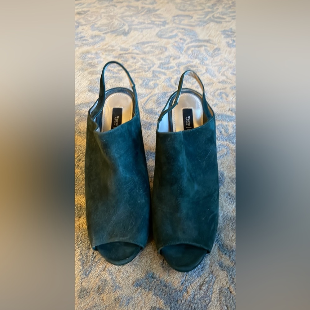White House Black Market heels- never worn gorgeous green suede